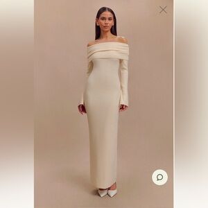 MESHKI 


Katherine Off Shoulder Knit Maxi Dress - Ivory Size S